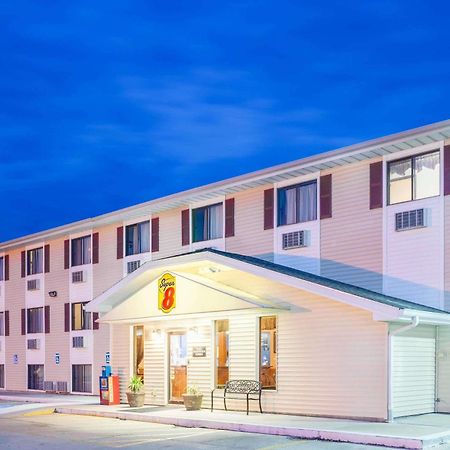 Hotel Super 8 By Wyndham Burlington Exterior foto