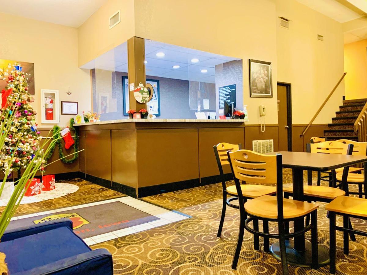 Hotel Super 8 By Wyndham Burlington Exterior foto