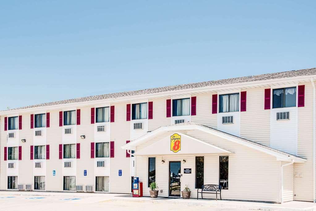 Hotel Super 8 By Wyndham Burlington Exterior foto