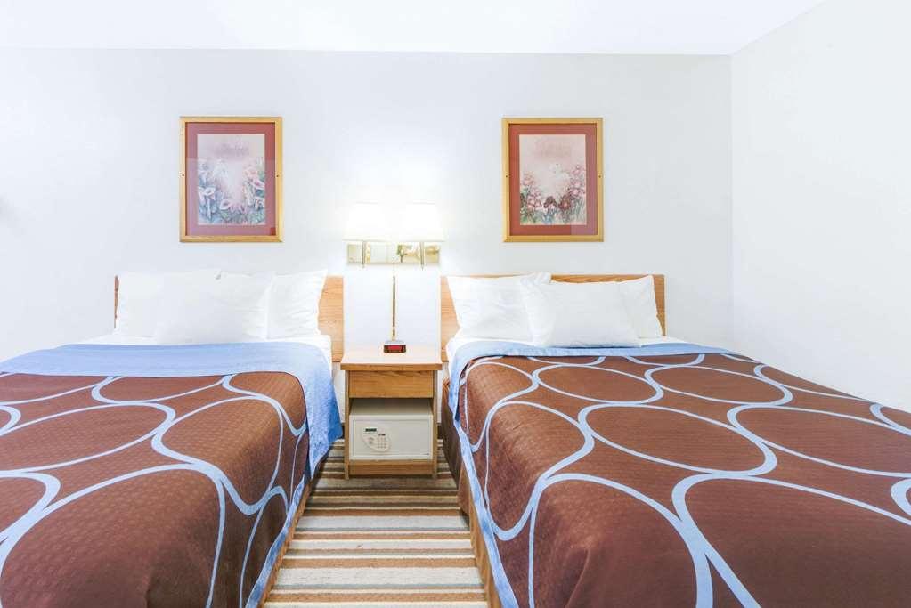 Hotel Super 8 By Wyndham Burlington Habitación foto