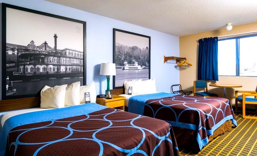 Hotel Super 8 By Wyndham Burlington Exterior foto